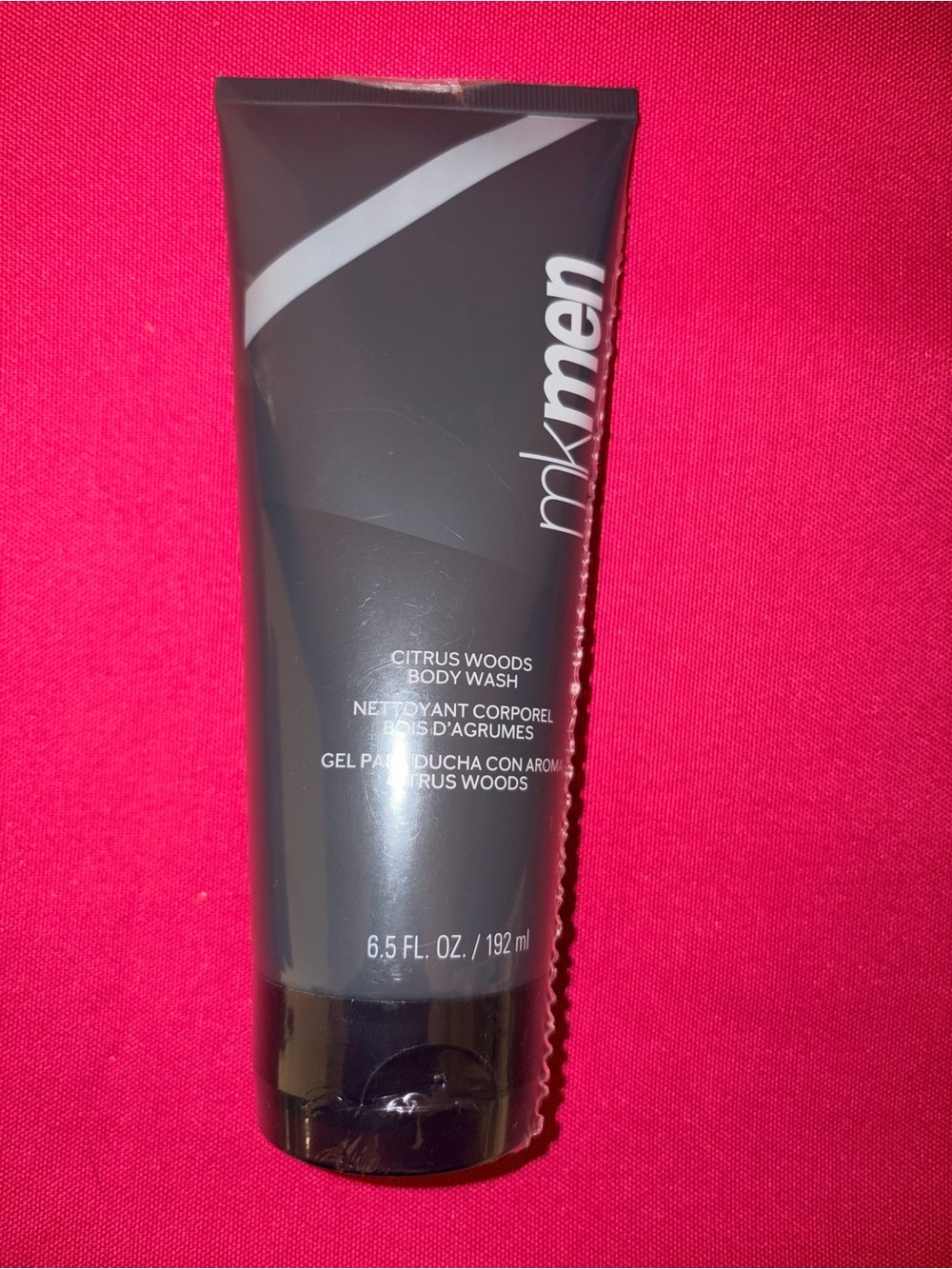 Mary Kay mkmen Citrus Woods Body Wash - Black